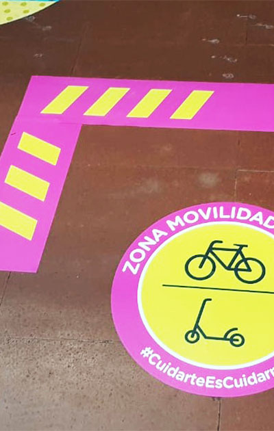decoracion de estaciones y vagones de subte con vinilo 1